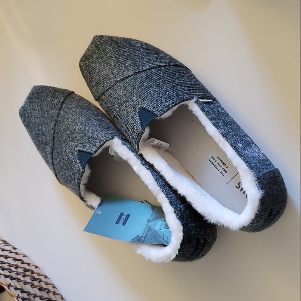 TOMS Slippers